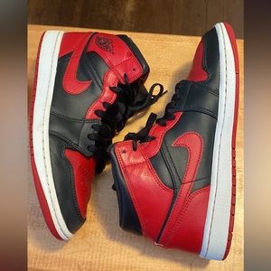 Jordan 1 Mid Banned (2020)